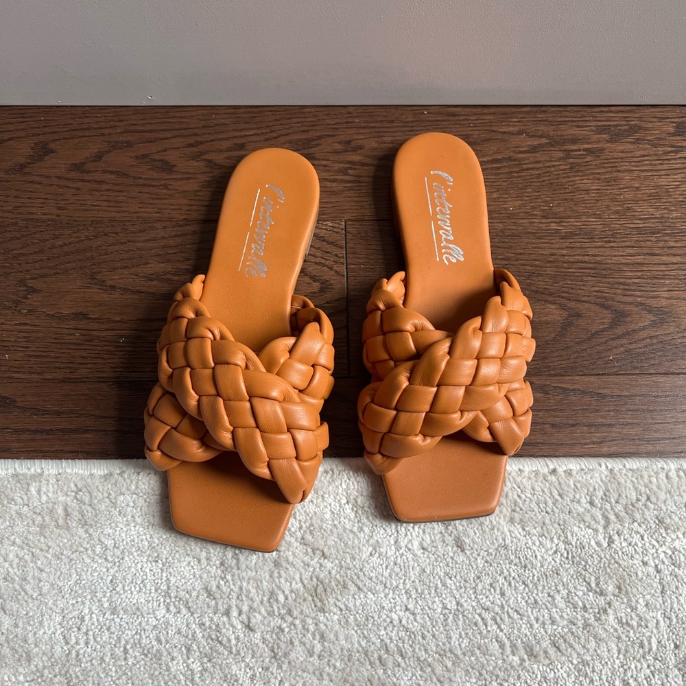 L'INTERVALLE Tan Woven Leather Sandals
